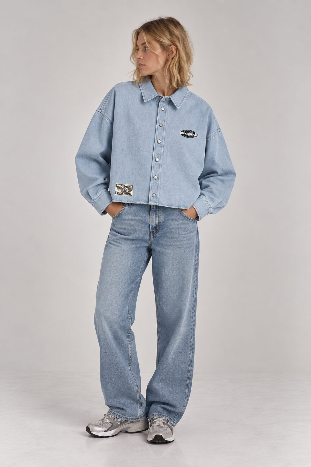 Womens Globe Boxy Shirt - Light Wash
